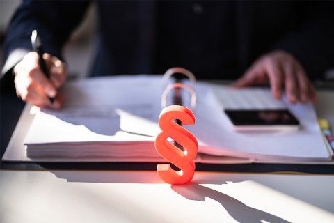 Mappe mit Paragraph Symbol